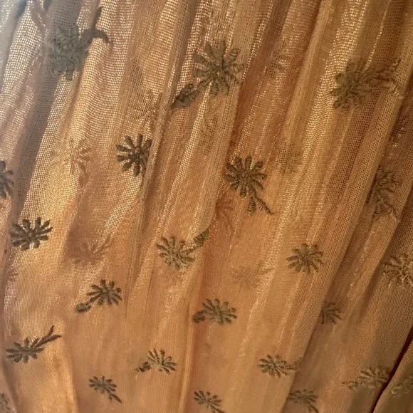 Doen Textured Viscose Garment in Soft Brown - Picture 3 of 5